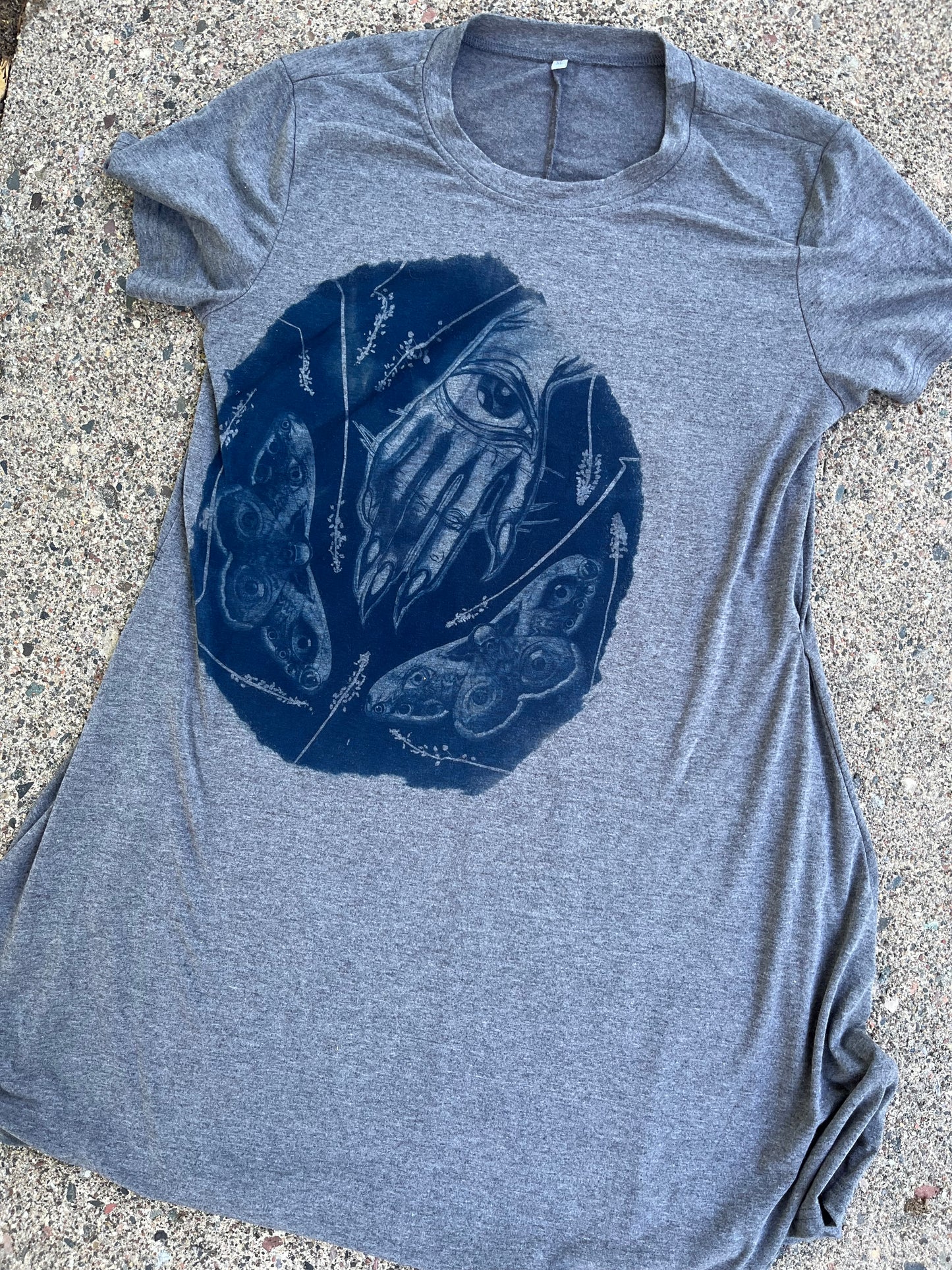Hand with moths dress XL